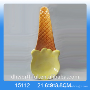 Atacado titular da colher de cerâmica com icecream figurine